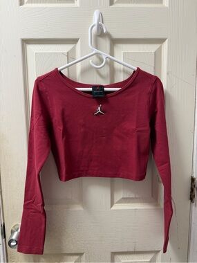 โค๏ธ Jordan Red Cropped Long-Sleeve Top